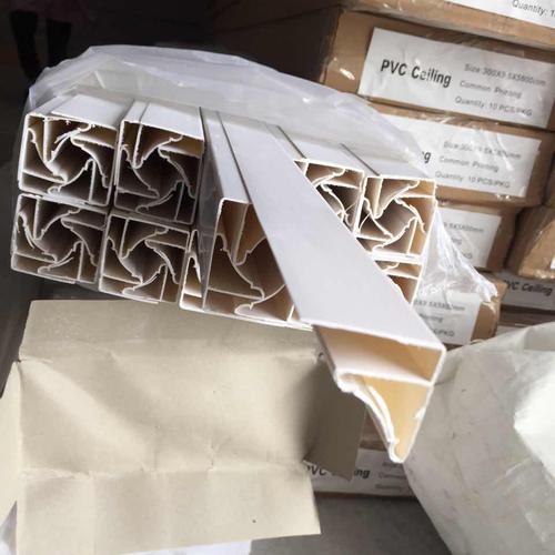 天花板瓷砖洪都拉斯厄瓜多尔聚氯乙烯墙板白色techo tablilla de pvc